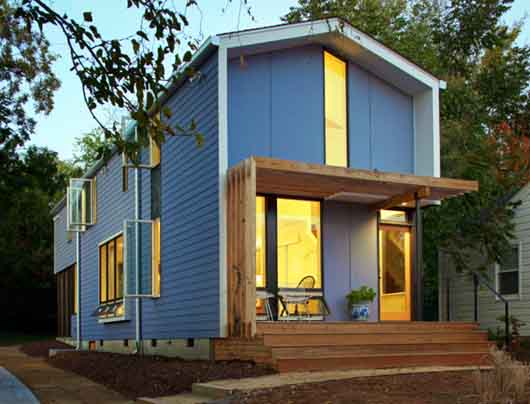 แบบบ้านไม้สีฟ้าสองชั้นสวย ๆ